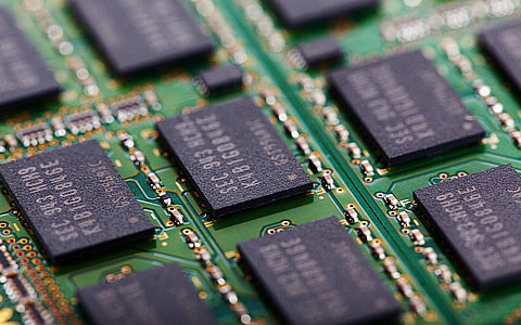 中國(guó)印制電路板行業(yè)挑戰(zhàn)及發(fā)展趨勢(shì)分析