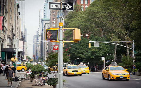 中國(guó)新能源汽車發(fā)展現(xiàn)狀及趨勢(shì)展望研究報(bào)告