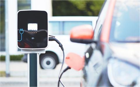 國(guó)家發(fā)展改革委：完善充電樁、換電站等配套設(shè)施