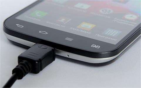 中國共享充電寶行業(yè)發(fā)展挑戰(zhàn)分析及趨勢預(yù)測 中國共享充電寶行業(yè)發(fā)展挑戰(zhàn)分析及趨勢預(yù)測