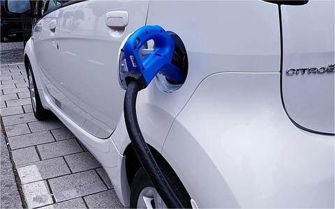 貴州?。旱?027年新能源動力電池及材料研發(fā)生產(chǎn)基地總產(chǎn)值達(dá)5000億