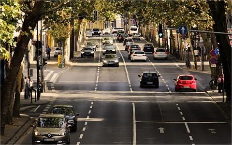 陜西延安：加快公共停車場(chǎng)等重點(diǎn)區(qū)域充電設(shè)施建設(shè)，拉動(dòng)新能源汽車消費(fèi)增長(zhǎng)