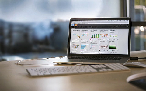 北交所、全國(guó)股轉(zhuǎn)公司制定中小企業(yè)專精特新發(fā)展綜合服務(wù)行動(dòng)計(jì)劃 打造資本市場(chǎng)服務(wù)專精特新中小企業(yè)重要平臺(tái)