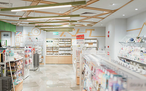 廣東亮現(xiàn)代化產(chǎn)業(yè)“家底”:汽車等15個(gè)行業(yè)規(guī)模全國第一 廣東亮現(xiàn)代化產(chǎn)業(yè)“家底”:汽車等15個(gè)行業(yè)規(guī)模全國第一